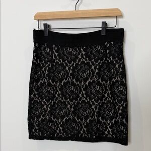 H&M Women’s Black Floral Lace Mini Skirt – Size 6 – Stretch
